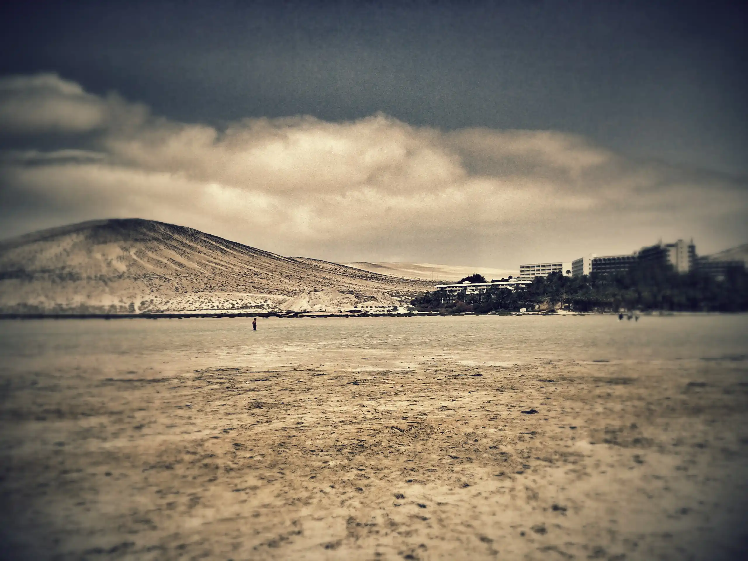 kite center on the right